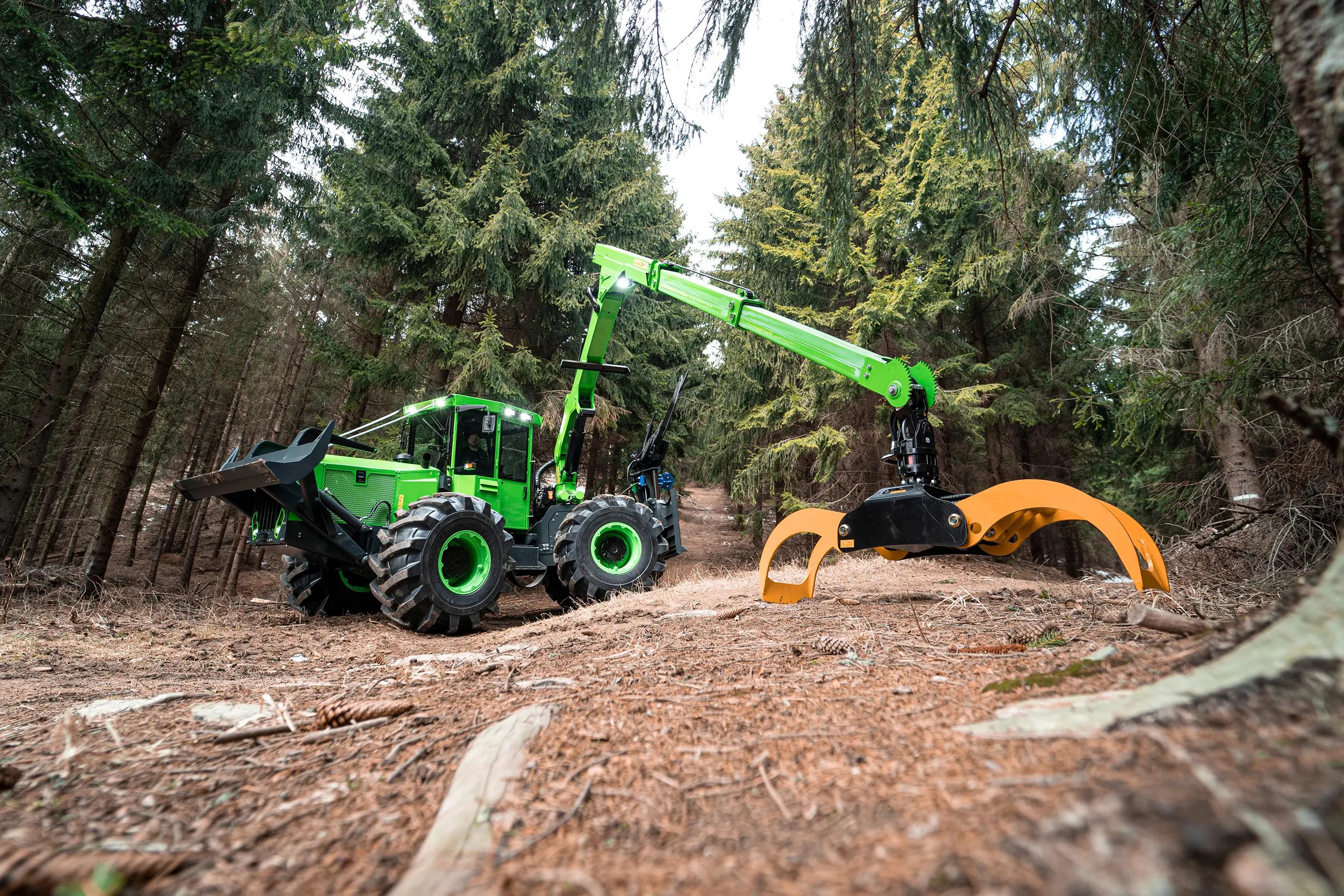 EQUUS Sittrans Forstschlepper